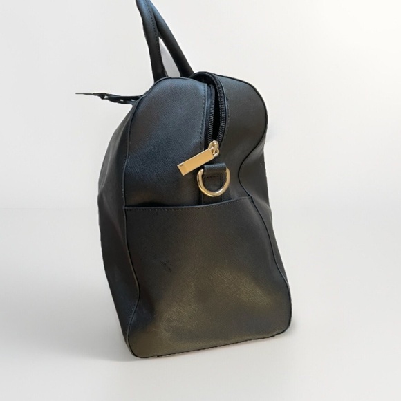 Black carry on duffle bag attaches to suitcase classic minimalist quiet luxury - Picture 6 of 7
